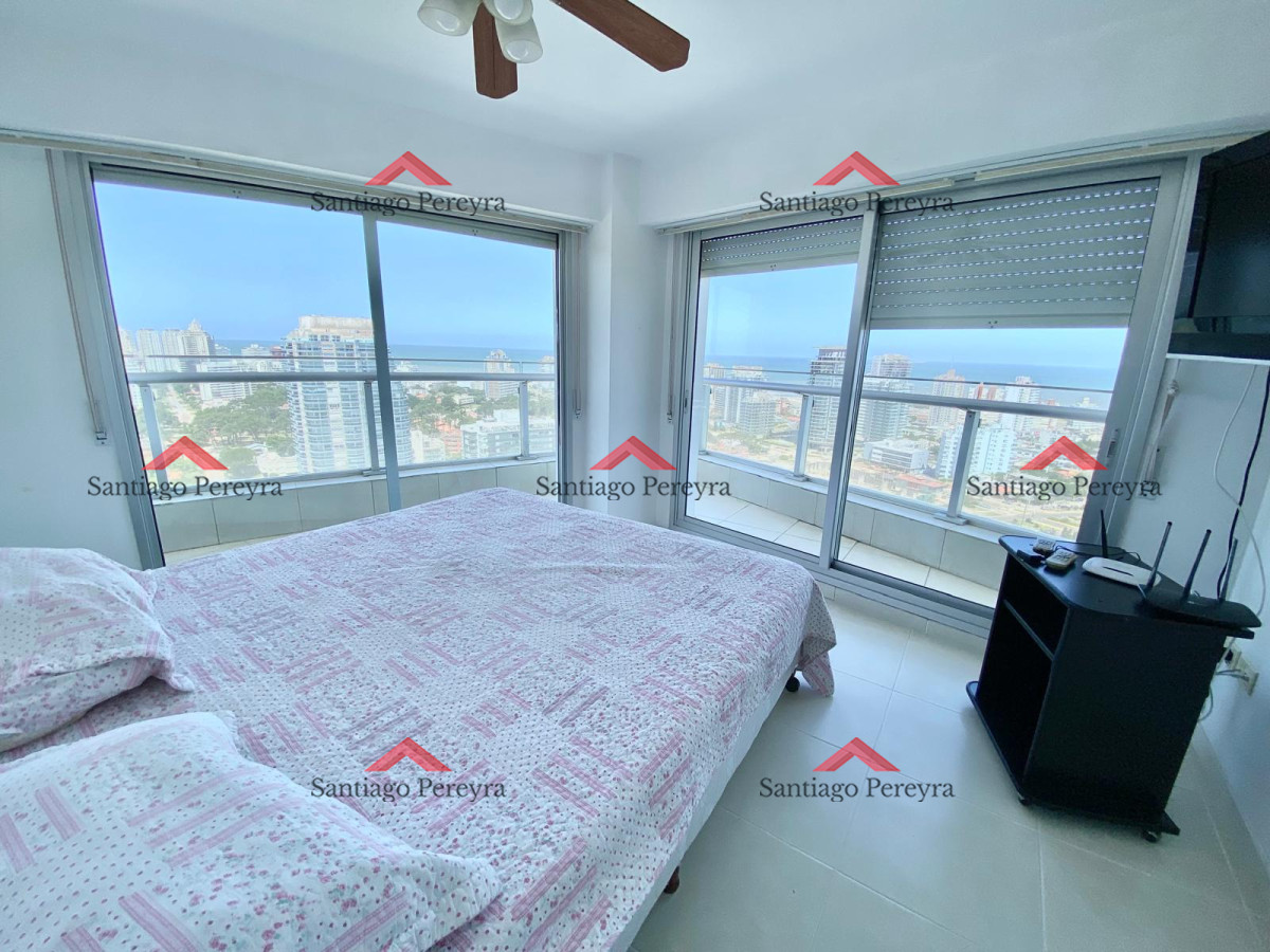 Apartamento ID.15899 - Apartamento en alquiler temporario Playa Mansa 3 dormitorios