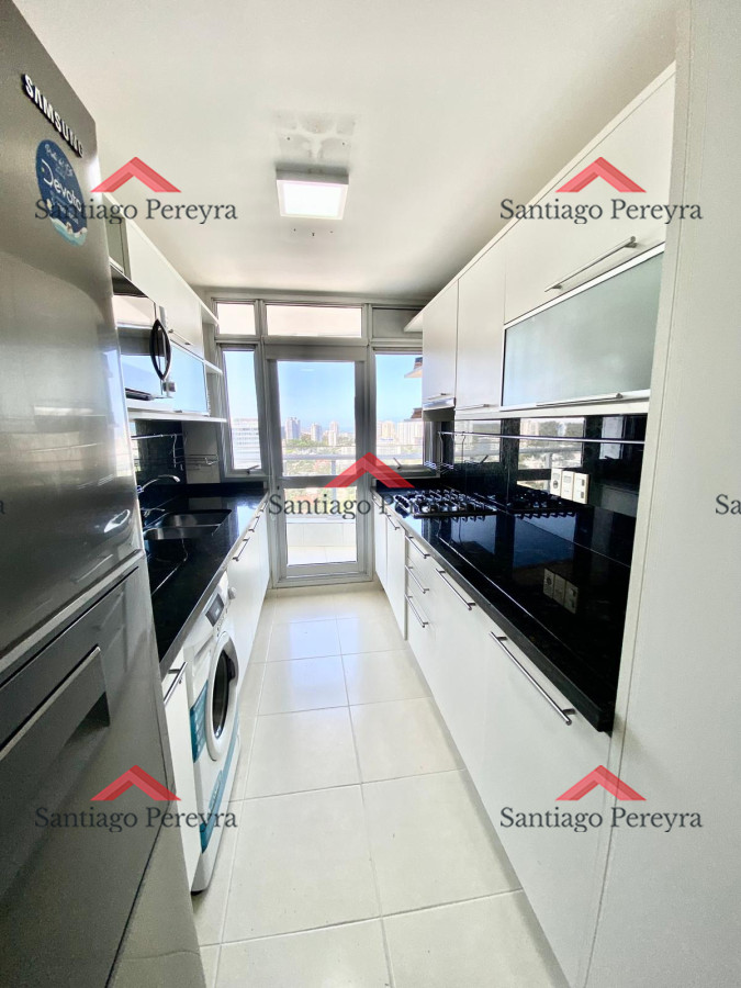 Apartamento ID.15899 - Apartamento en alquiler temporario Playa Mansa 3 dormitorios