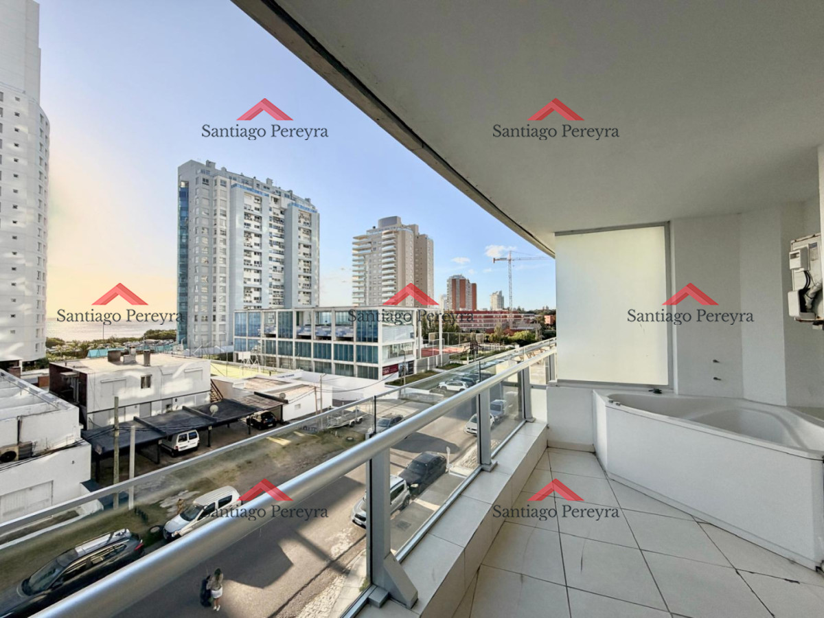 Apartamento ID.17062 - APARTAMENTO VENTA SEASONS TOWER 2 DORMITORIOS MAS SERVICIO