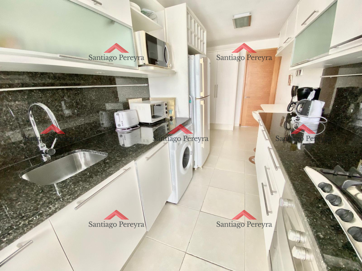 Apartamento ID.13457 - Apartamento en venta Playa Mansa 2 dormitorios