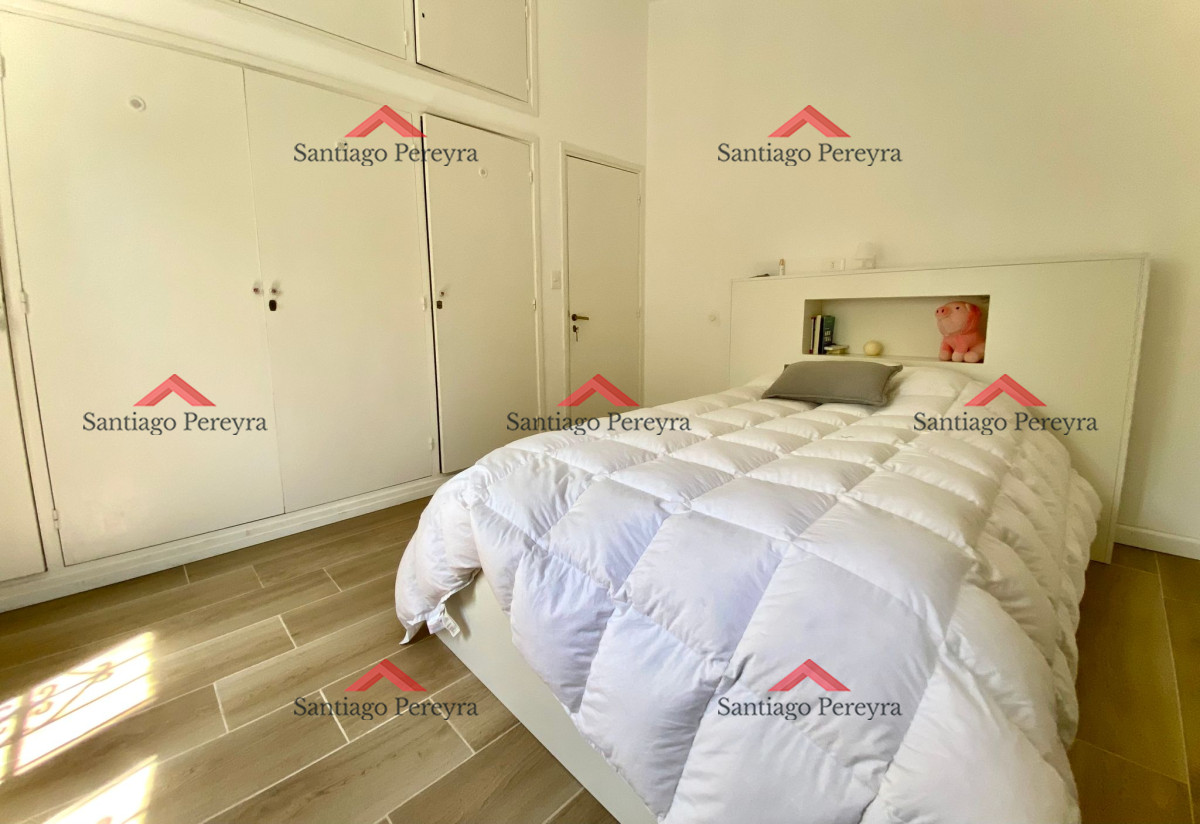 Casa ID.13422 - Venta Casa 4 dormitorios en gran terreno Playa Mansa, Punta del Este