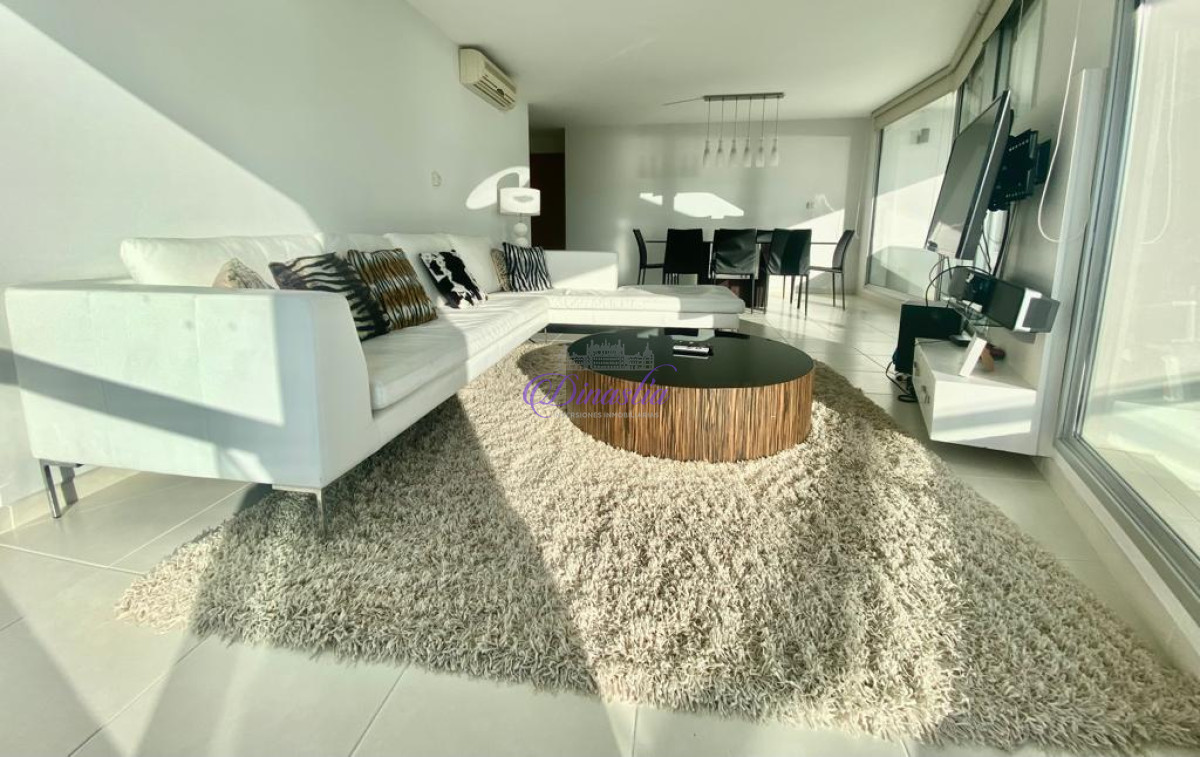 Apartamento ID.406 - Venta y Alquiler Apartamento de 3 dormitorios en Playa Mansa, Punta del Este