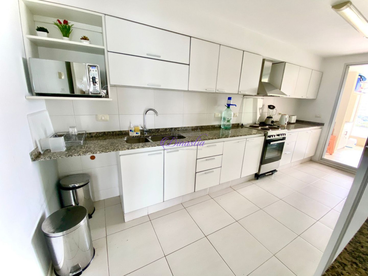 Apartamento ID.440 - Alquiler y Venta Apartamento de 3 dormitorios en Playa Brava, Punta del Este