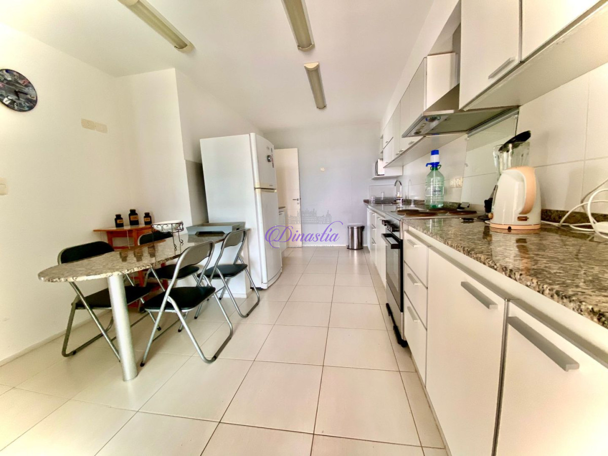 Apartamento ID.440 - Alquiler y Venta Apartamento de 3 dormitorios en Playa Brava, Punta del Este