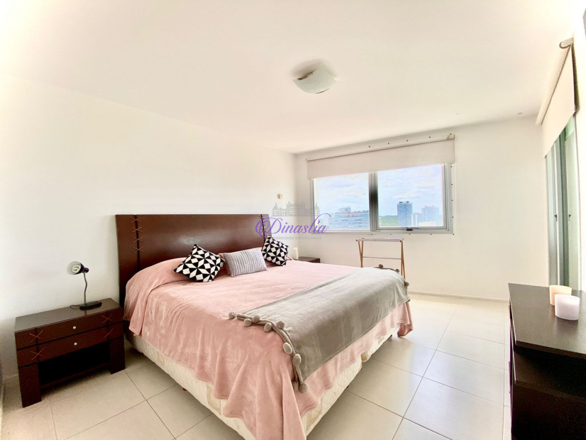 Apartamento ID.440 - Alquiler y Venta Apartamento de 3 dormitorios en Playa Brava, Punta del Este