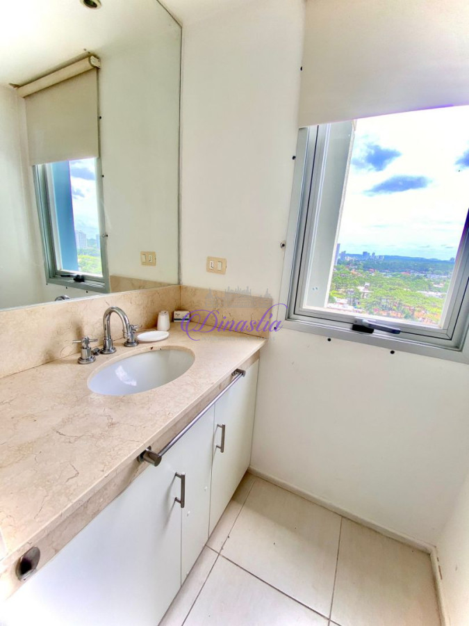 Apartamento ID.440 - Alquiler y Venta Apartamento de 3 dormitorios en Playa Brava, Punta del Este