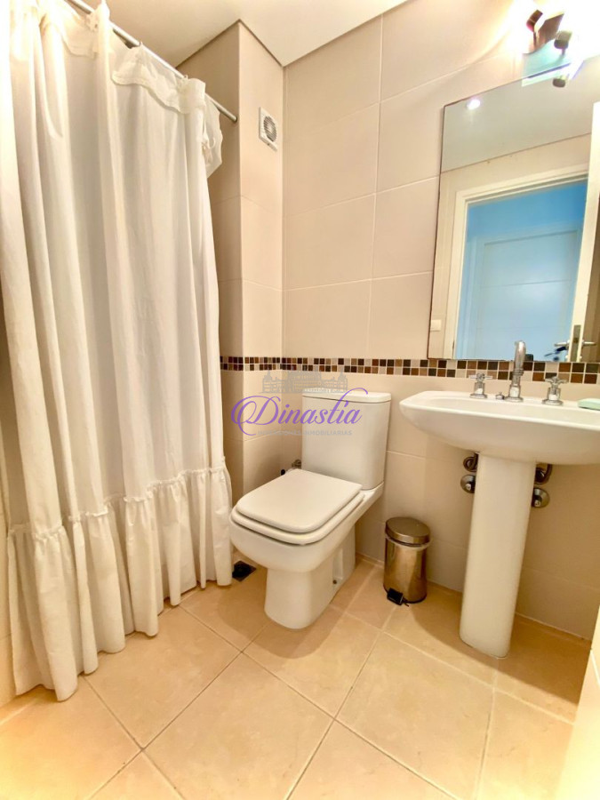 Apartamento ID.440 - Alquiler y Venta Apartamento de 3 dormitorios en Playa Brava, Punta del Este