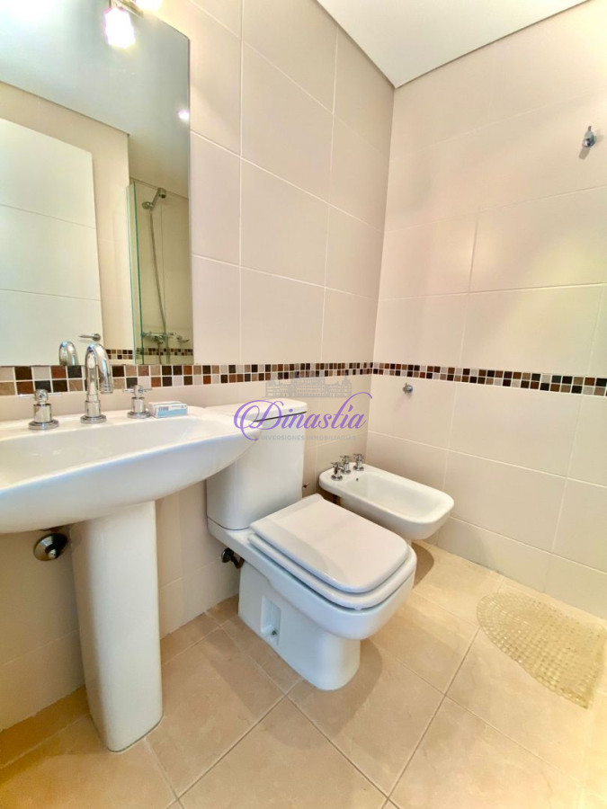 Apartamento ID.440 - Alquiler y Venta Apartamento de 3 dormitorios en Playa Brava, Punta del Este