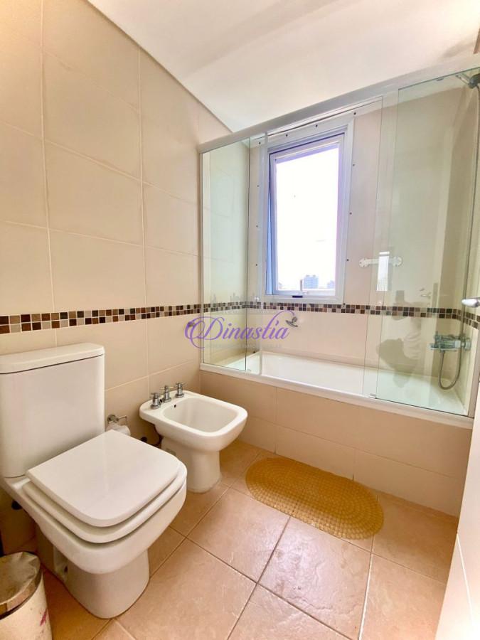 Apartamento ID.440 - Alquiler y Venta Apartamento de 3 dormitorios en Playa Brava, Punta del Este