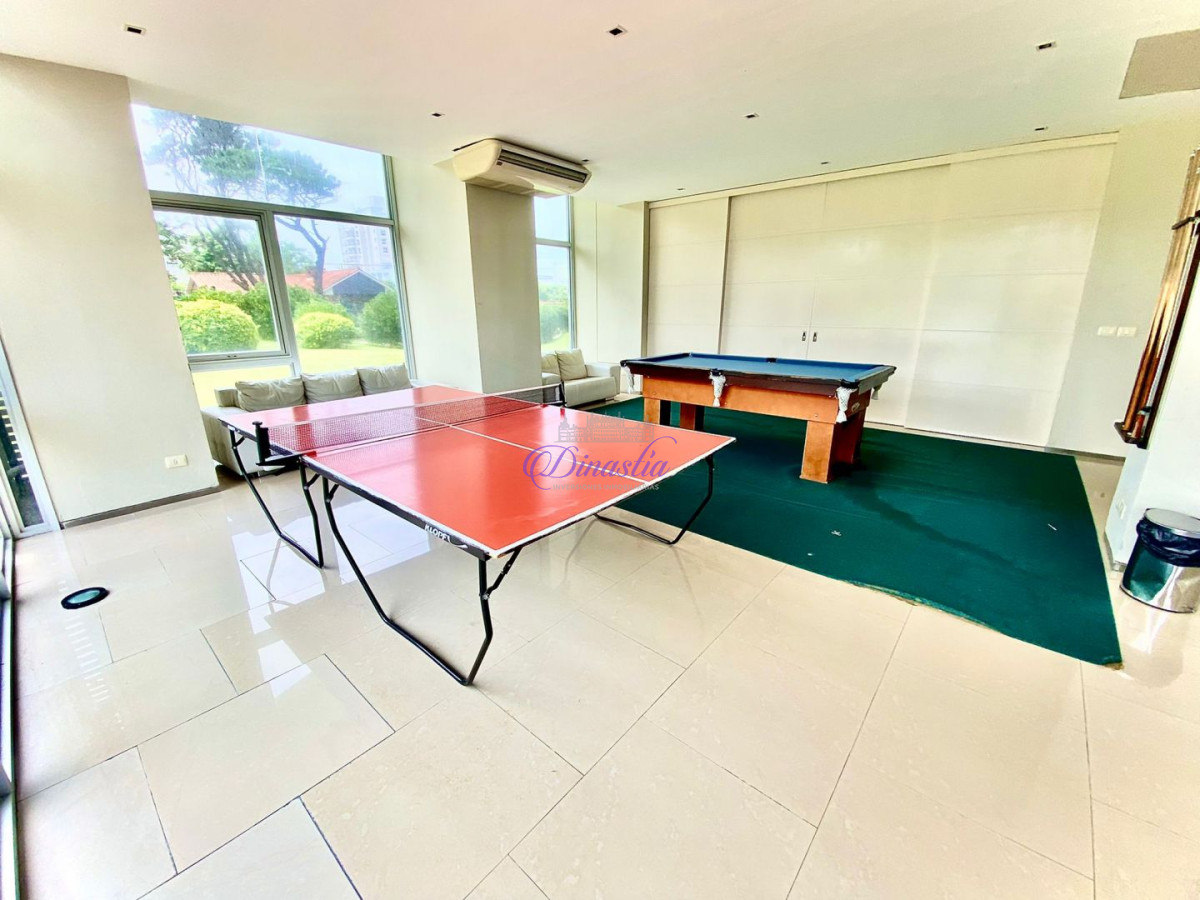 Apartamento ID.440 - Alquiler y Venta Apartamento de 3 dormitorios en Playa Brava, Punta del Este