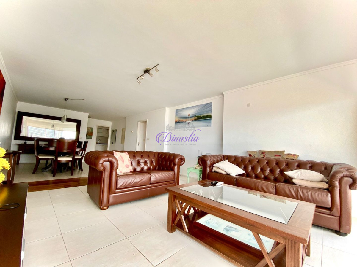 Apartamento ID.440 - Alquiler y Venta Apartamento de 3 dormitorios en Playa Brava, Punta del Este
