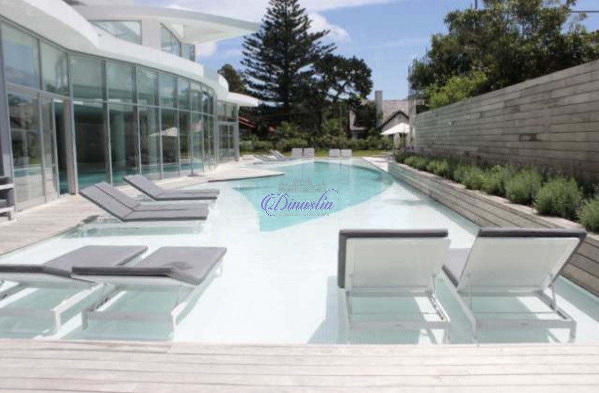 Apartamento ID.334 - APARTAMENTO EN VENTA SUNRISE TOWER 2 DORMITORIOS MAS SERVICIO PUNTA DEL ESTE