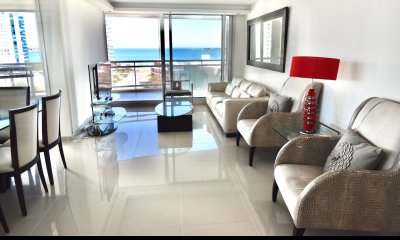 Apartamento en venta Playa Mansa 3 dormitorios