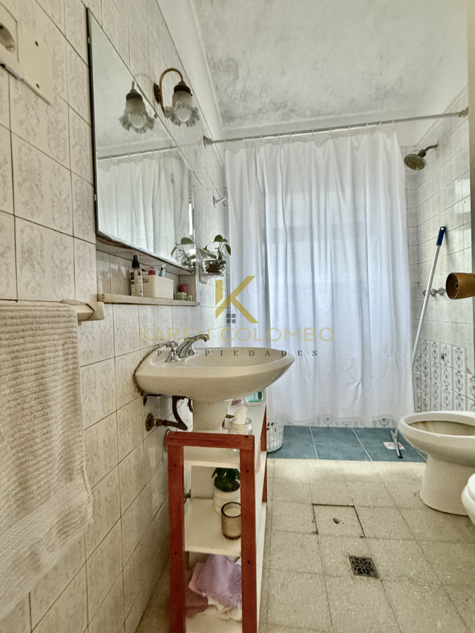 Casa ID.21096372 - OPORTUNIDAD CASA EN PLAYA MANSA EN 4 DORMITORIOS ZONA CON POTENCIAL COMERCIAL