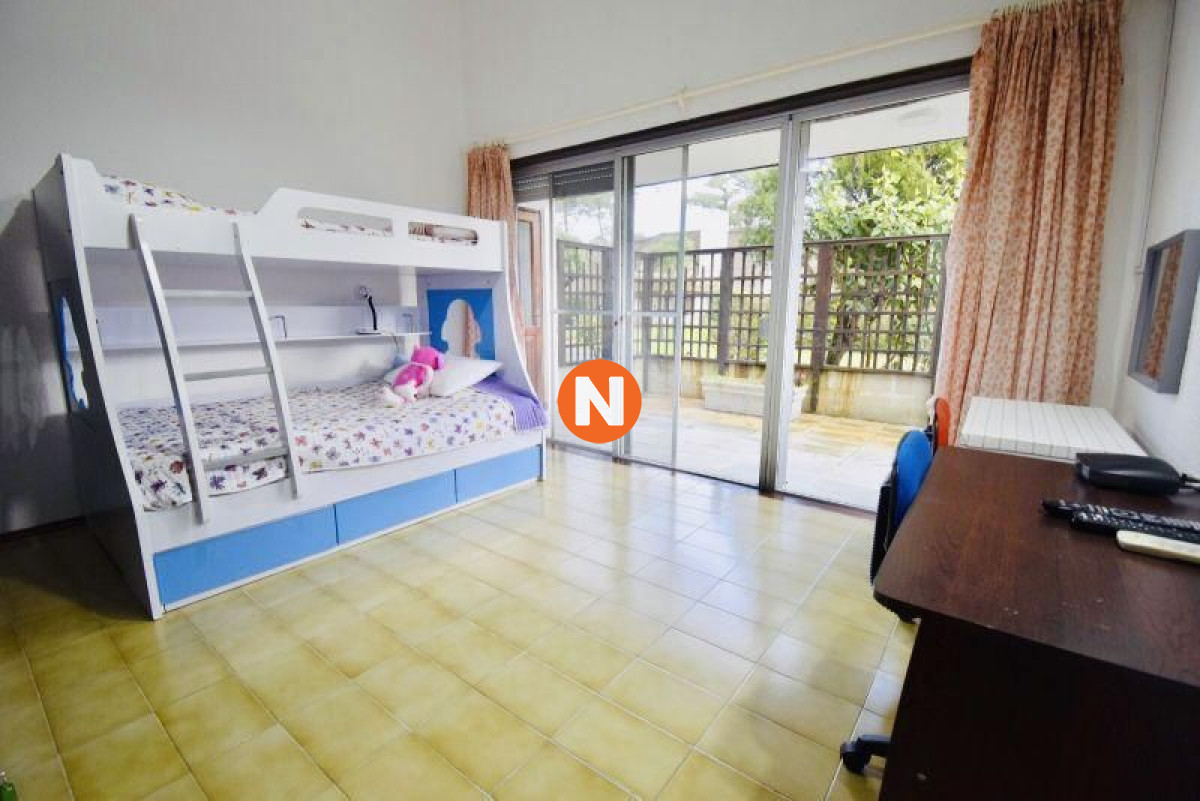 Casa Ref.223902 - Casa en alquiler temporario Lugano 4 dormitorios