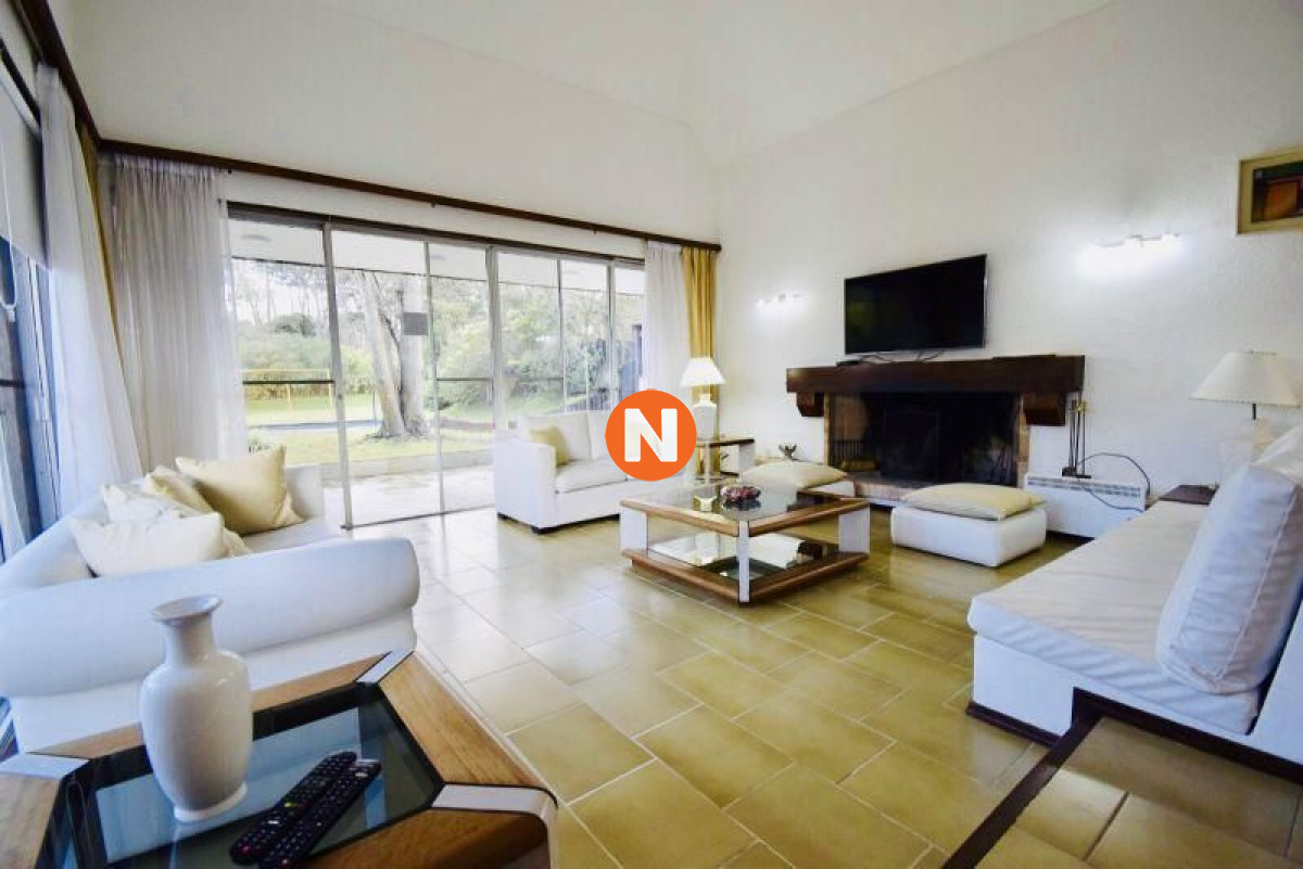Casa Ref.223902 - Casa en alquiler temporario Lugano 4 dormitorios
