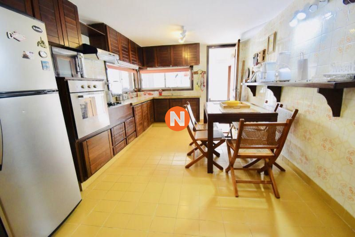 Casa Ref.223902 - Casa en alquiler temporario Lugano 4 dormitorios