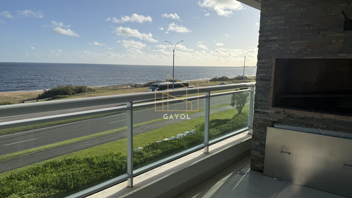 Apartamento ID.622 - Venta apartamento 3 dormitorios en Playa Mansa - Punta del Este