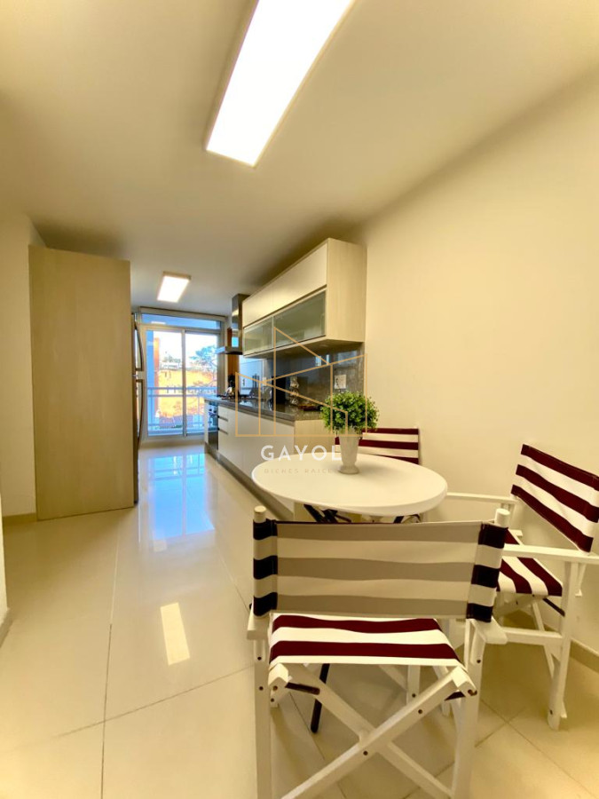 Apartamento ID.661 - Apartamento en Venta Playa Mansa 3 dormitorios Sunrise Tower