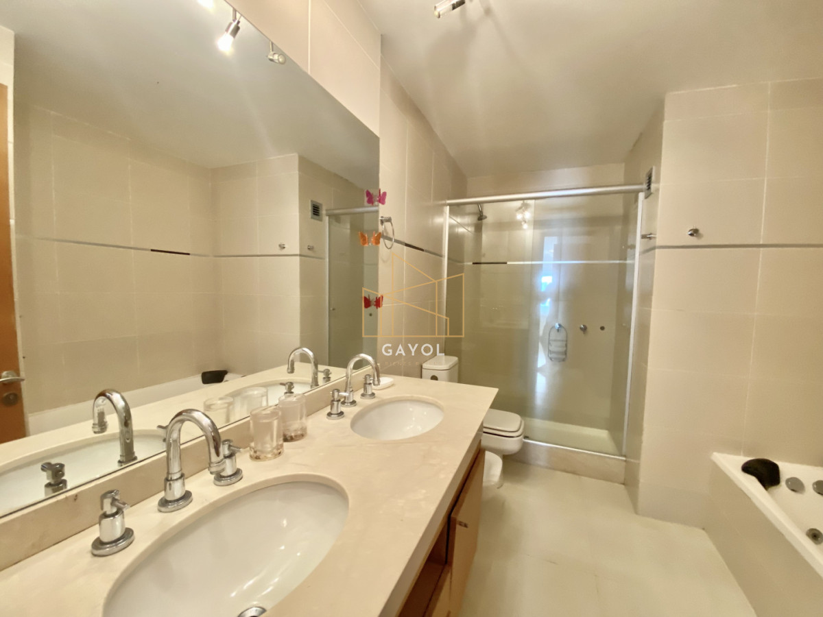 Apartamento ID.1223 - Apartamento en alquiler temporario Playa Mansa 2 dormitorios