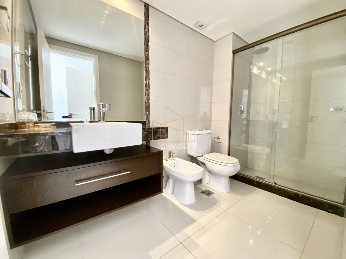 Apartamento ID.622 - Venta apartamento 3 dormitorios en Playa Mansa - Punta del Este
