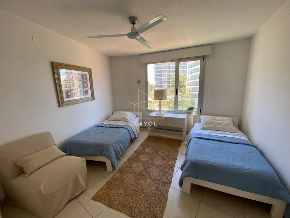 Apartamento ID.1044 - Apartamento en alquiler temporario Playa Brava 3 dormitorios