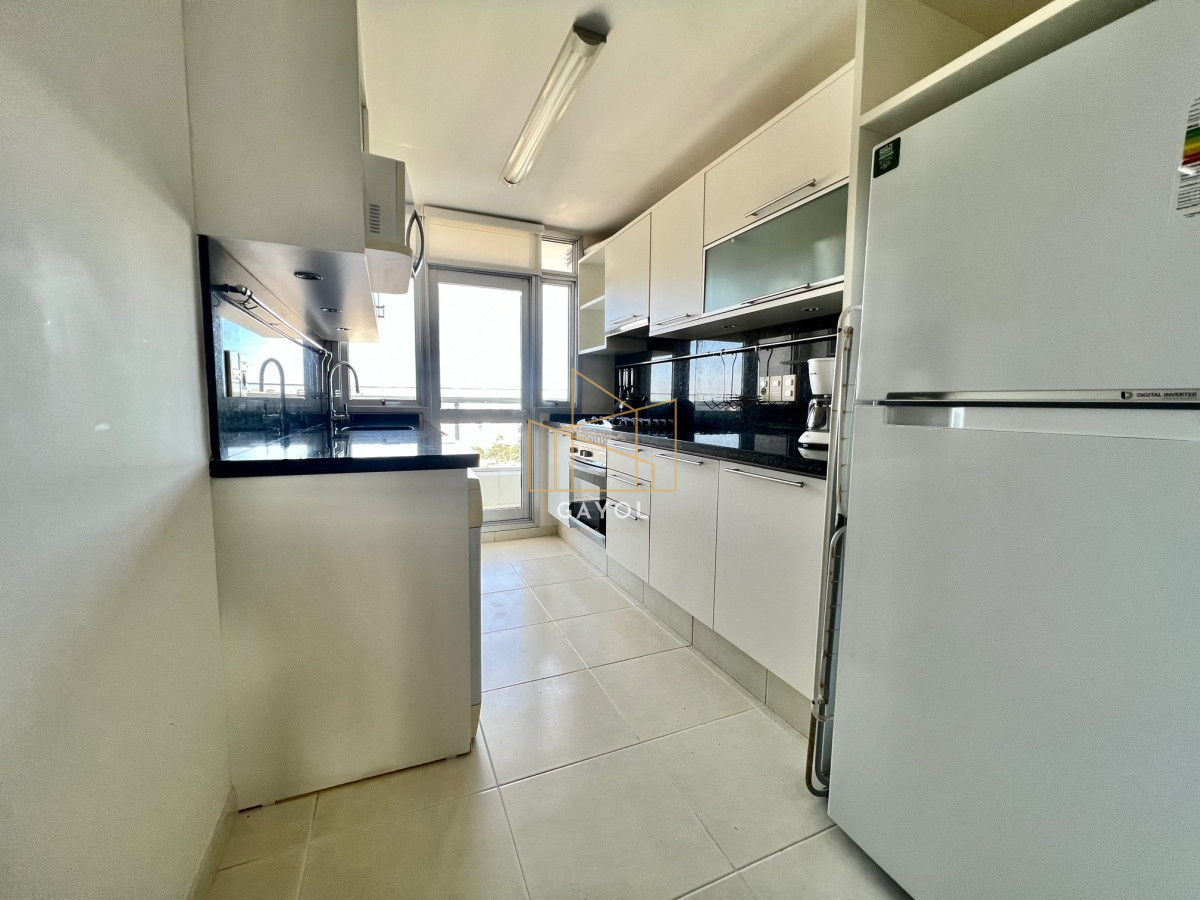 Apartamento ID.424 - Apartamento en alquiler temporario Playa Mansa 2 dormitorios SEASONS TOWER