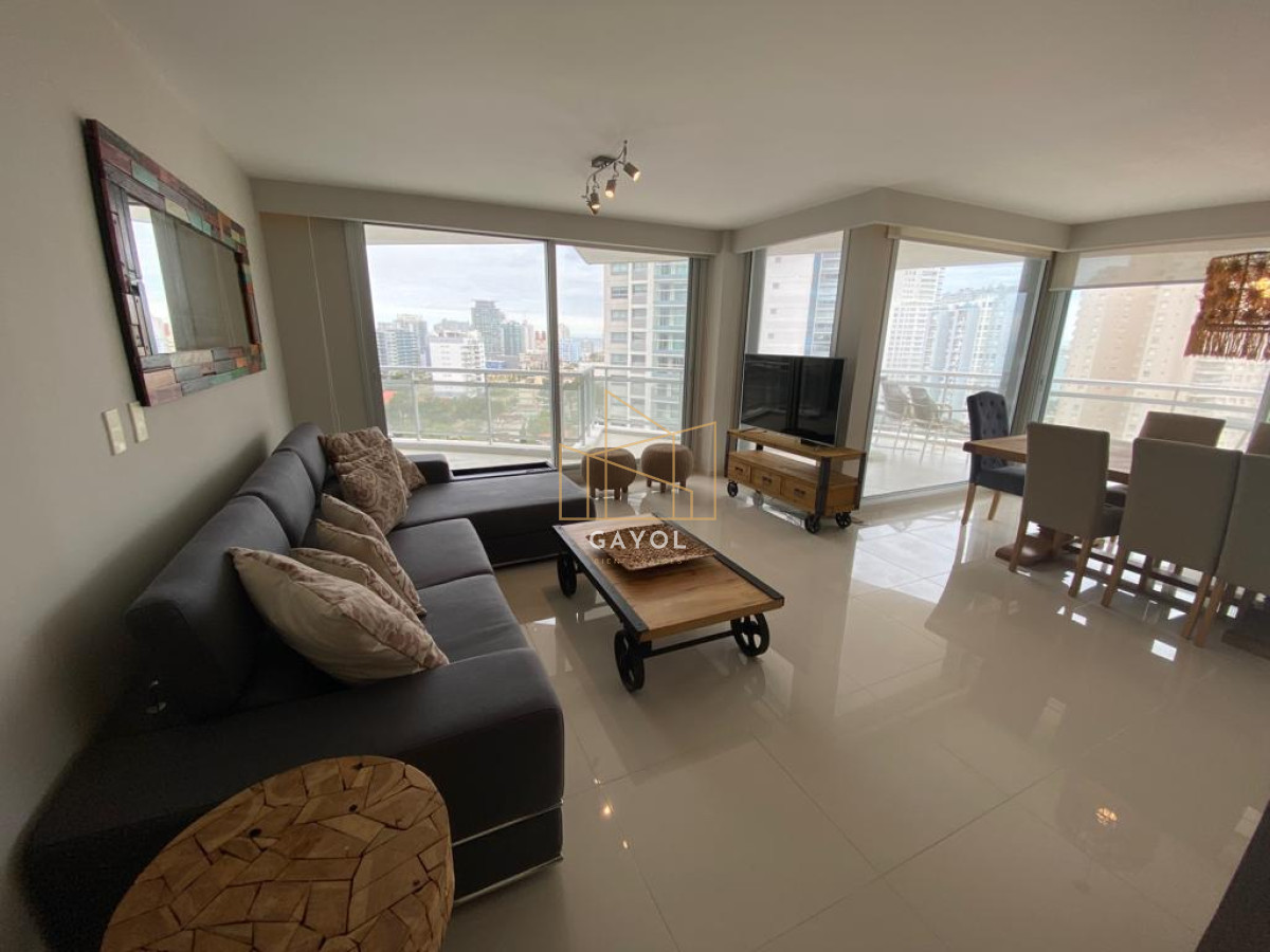 Apartamento ID.662 - Alquiler temporal Apartamento 3 DORMITORIOS y dependencia en PLAYA MANSA, Punta del este