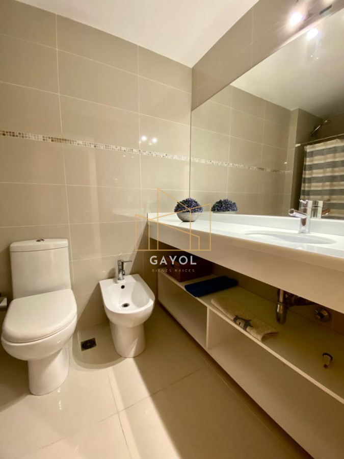 Apartamento ID.661 - Apartamento en Venta Playa Mansa 3 dormitorios Sunrise Tower