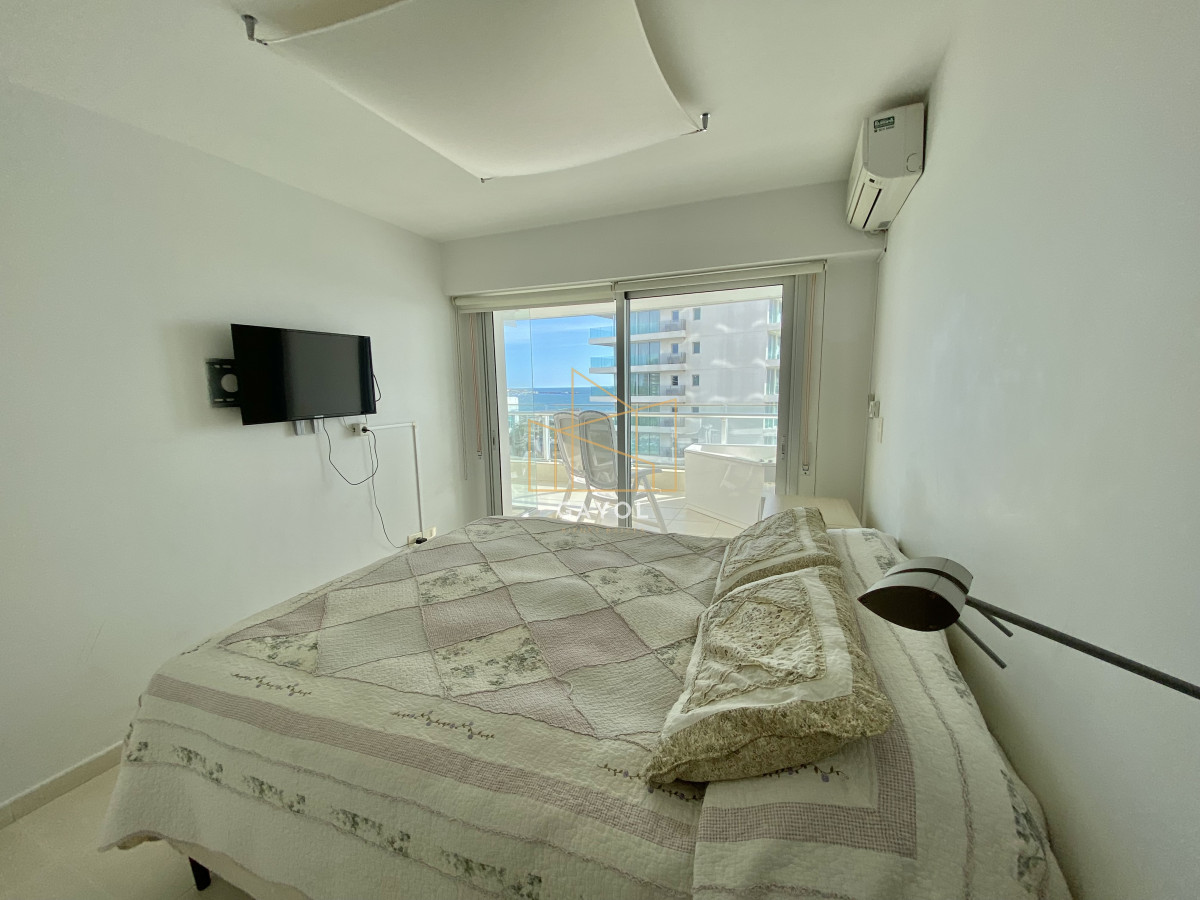 Apartamento ID.1223 - Apartamento en alquiler temporario Playa Mansa 2 dormitorios