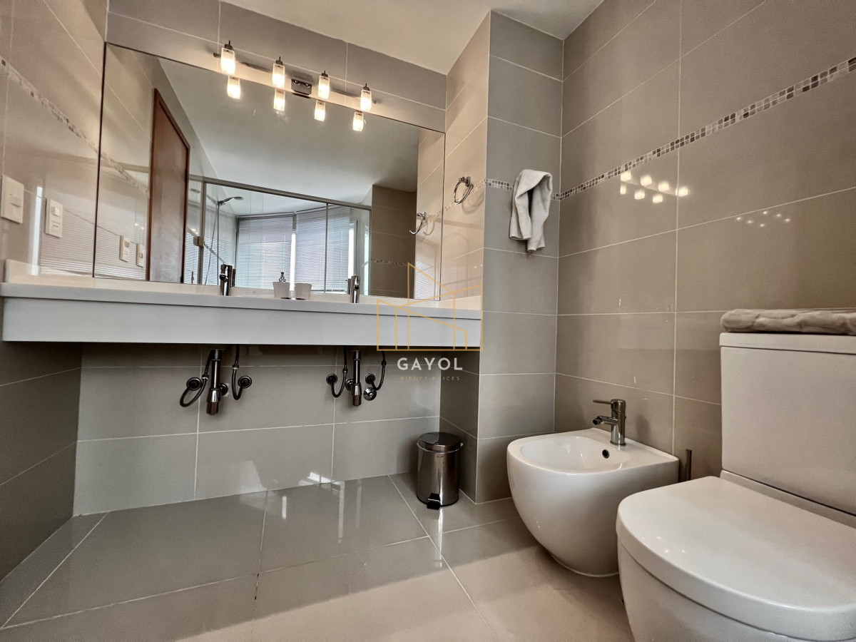 Apartamento ID.659 - APARTAMENTO DE 3 DORMITORIOS EN ALQUILER TEMPORARIO SUNRISE TOWER PLAYA MANSA