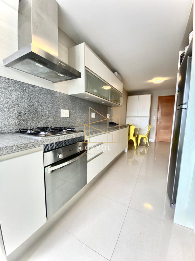 Apartamento ID.662 - Alquiler temporal Apartamento 3 DORMITORIOS y dependencia en PLAYA MANSA, Punta del este