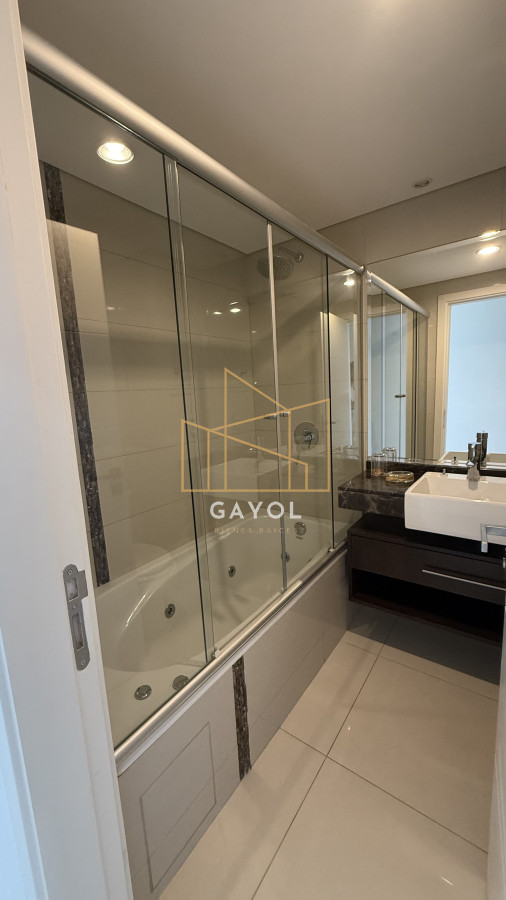 Apartamento ID.622 - Venta apartamento 3 dormitorios en Playa Mansa - Punta del Este