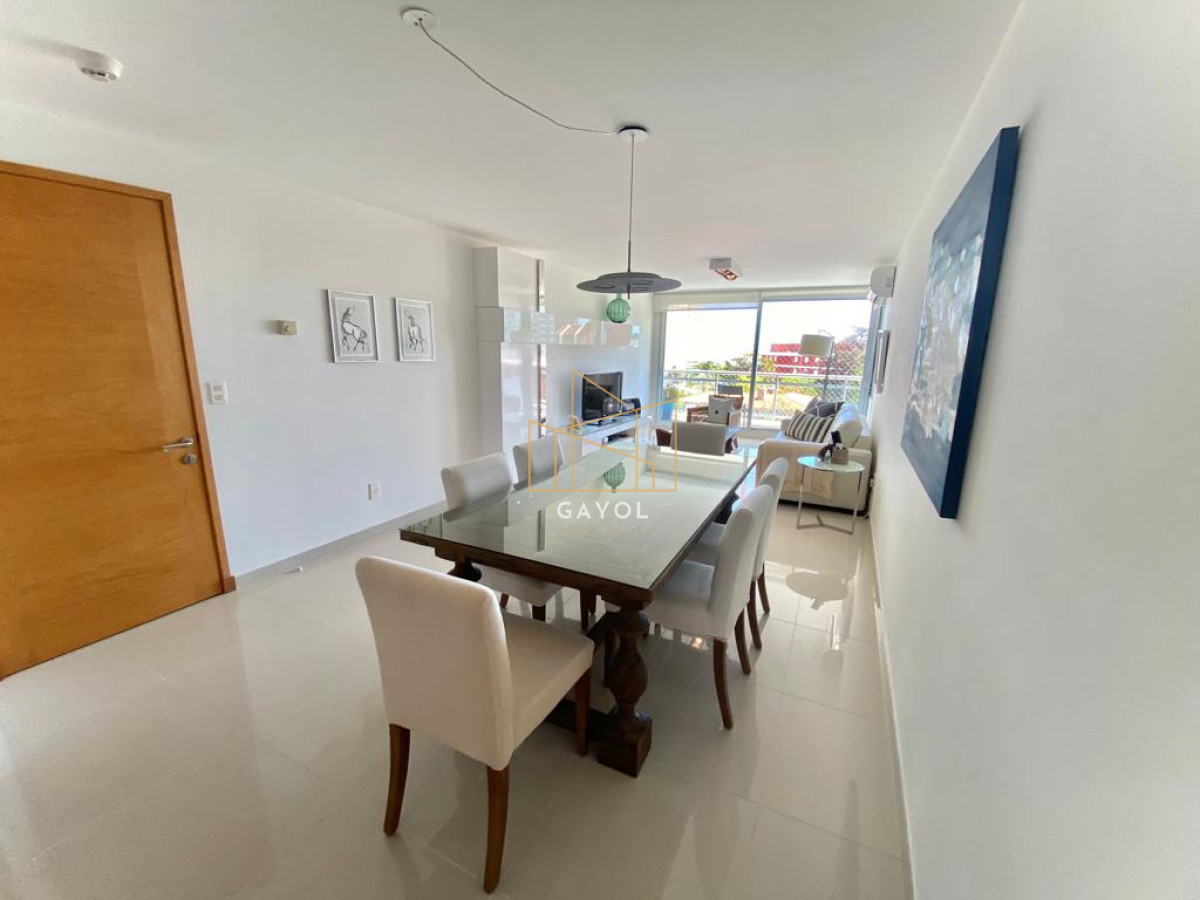 Apartamento ID.657 - APARTAMENTO EN VENTA SUNRISE TOWER 2 DORMITORIOS MAS SERVICIO PUNTA DEL ESTE
