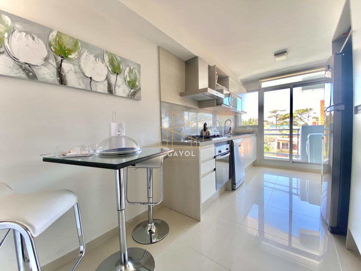 Apartamento ID.657 - APARTAMENTO EN VENTA SUNRISE TOWER 2 DORMITORIOS MAS SERVICIO PUNTA DEL ESTE