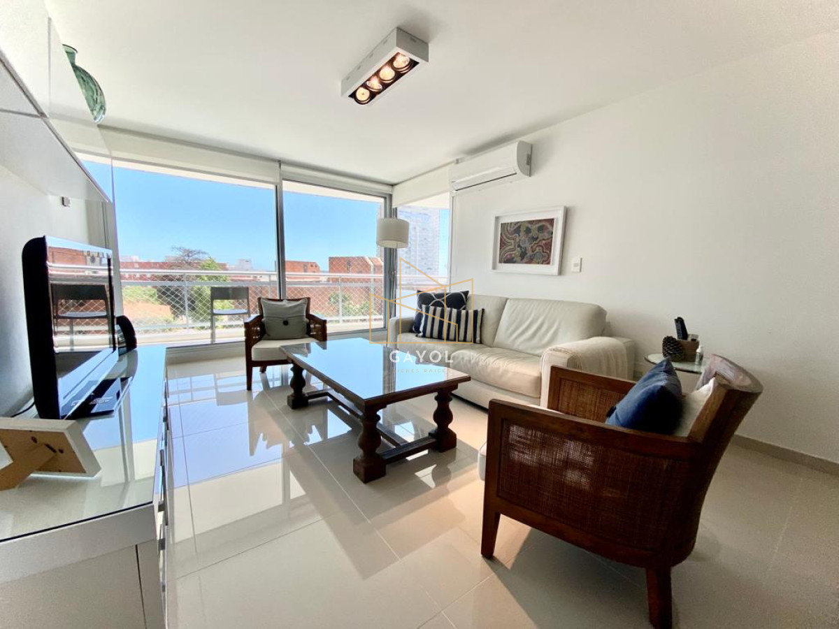 Apartamento ID.657 - APARTAMENTO EN VENTA SUNRISE TOWER 2 DORMITORIOS MAS SERVICIO PUNTA DEL ESTE