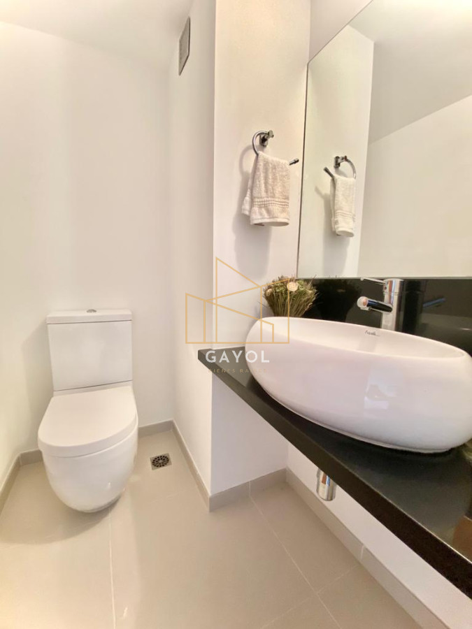 Apartamento ID.657 - APARTAMENTO EN VENTA SUNRISE TOWER 2 DORMITORIOS MAS SERVICIO PUNTA DEL ESTE