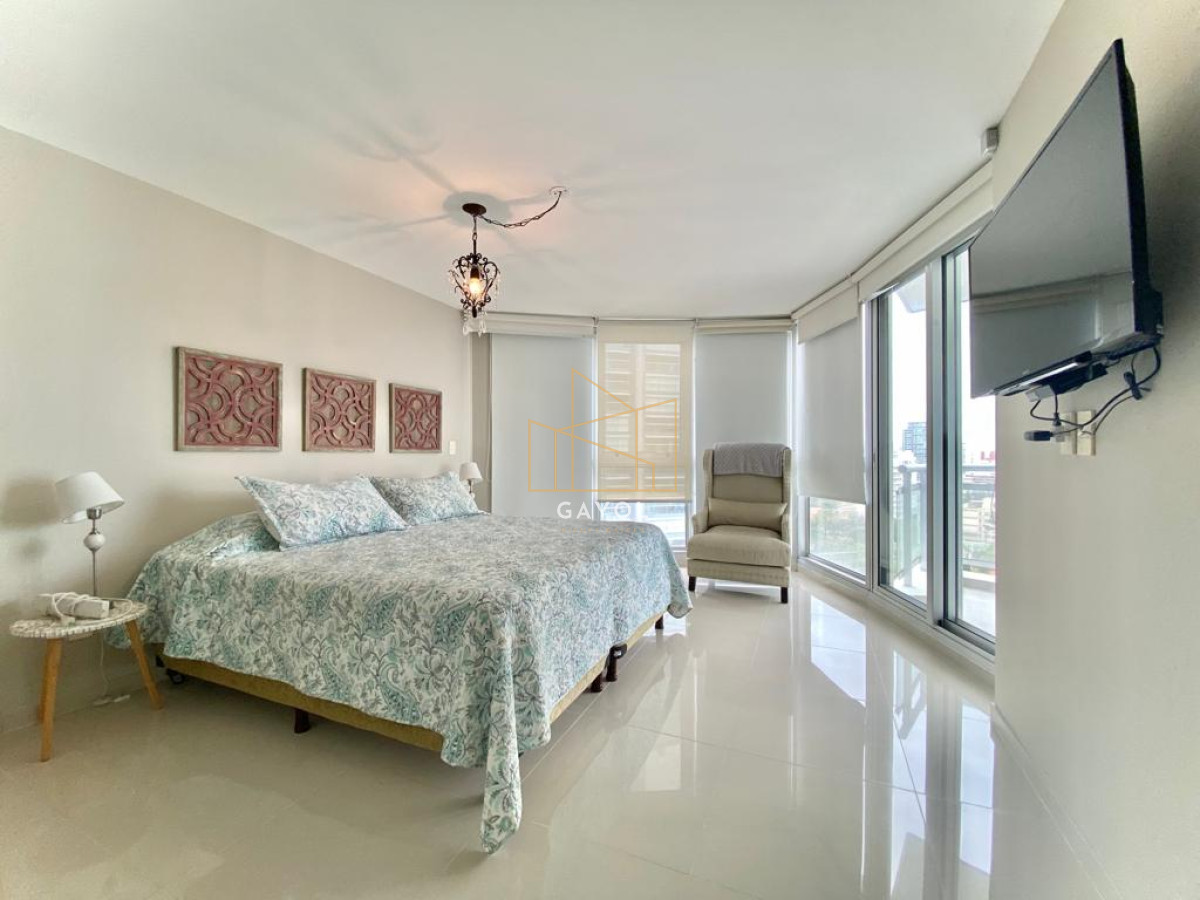 Apartamento ID.662 - Alquiler temporal Apartamento 3 DORMITORIOS y dependencia en PLAYA MANSA, Punta del este