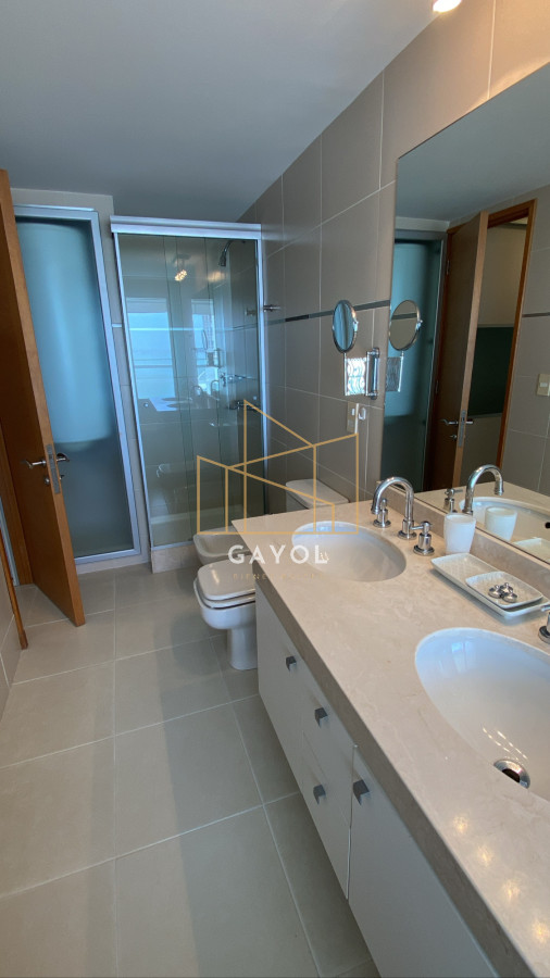 Apartamento ID.587 - Apartamento en alquiler temporario Playa Mansa 2 dormitorios