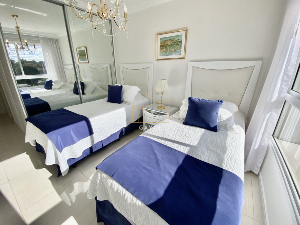 Apartamento ID.622 - Venta apartamento 3 dormitorios en Playa Mansa - Punta del Este
