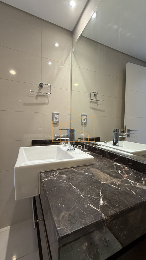 Apartamento ID.622 - Venta apartamento 3 dormitorios en Playa Mansa - Punta del Este