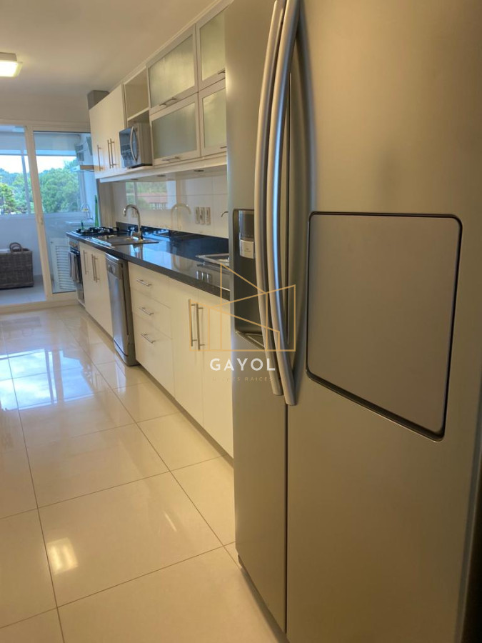 Apartamento ID.622 - Venta apartamento 3 dormitorios en Playa Mansa - Punta del Este