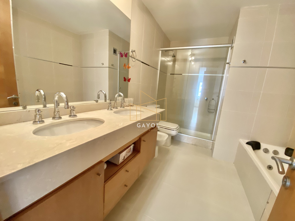 Apartamento ID.1223 - Apartamento en alquiler temporario Playa Mansa 2 dormitorios