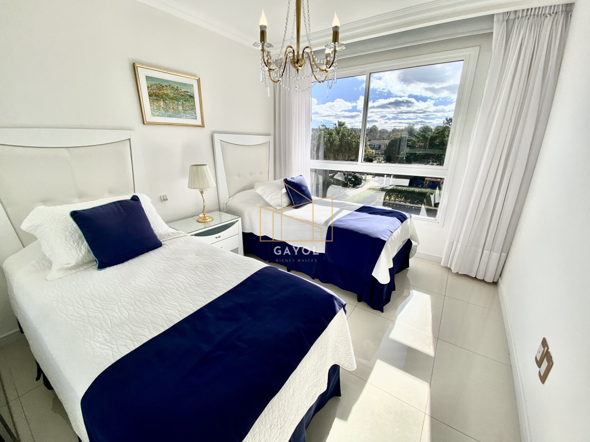 Apartamento ID.622 - Venta apartamento 3 dormitorios en Playa Mansa - Punta del Este