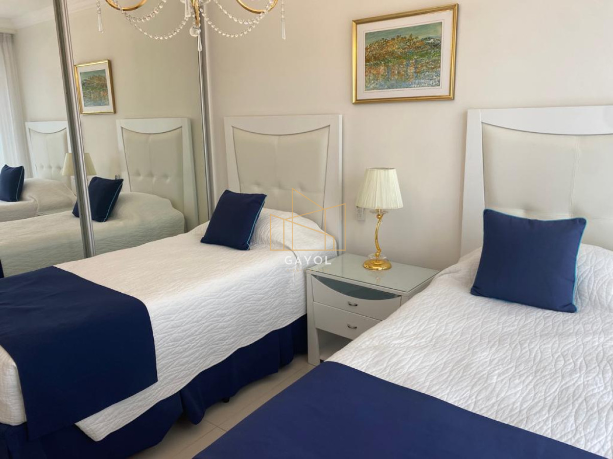 Apartamento ID.622 - Venta apartamento 3 dormitorios en Playa Mansa - Punta del Este