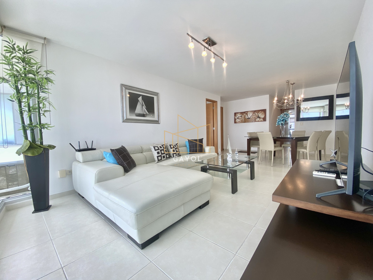 Apartamento ID.588 - Apartamento en venta Playa Mansa 2 dormitorios