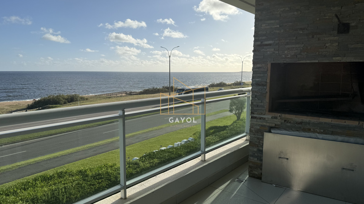 Apartamento ID.622 - Venta apartamento 3 dormitorios en Playa Mansa - Punta del Este