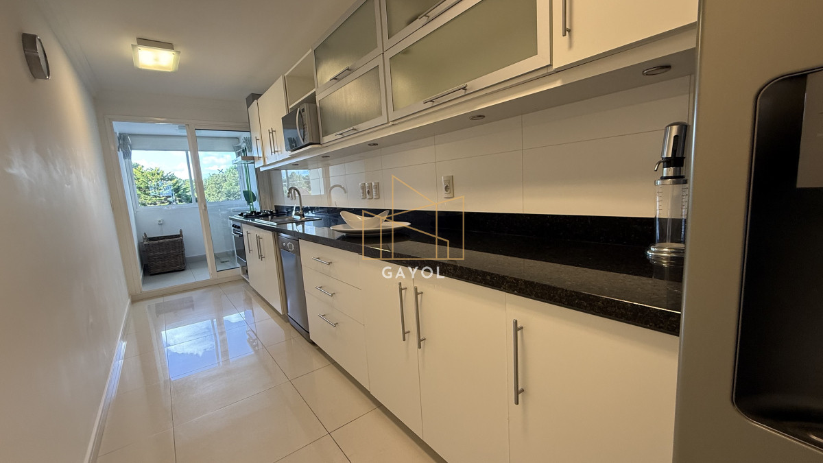 Apartamento ID.622 - Venta apartamento 3 dormitorios en Playa Mansa - Punta del Este
