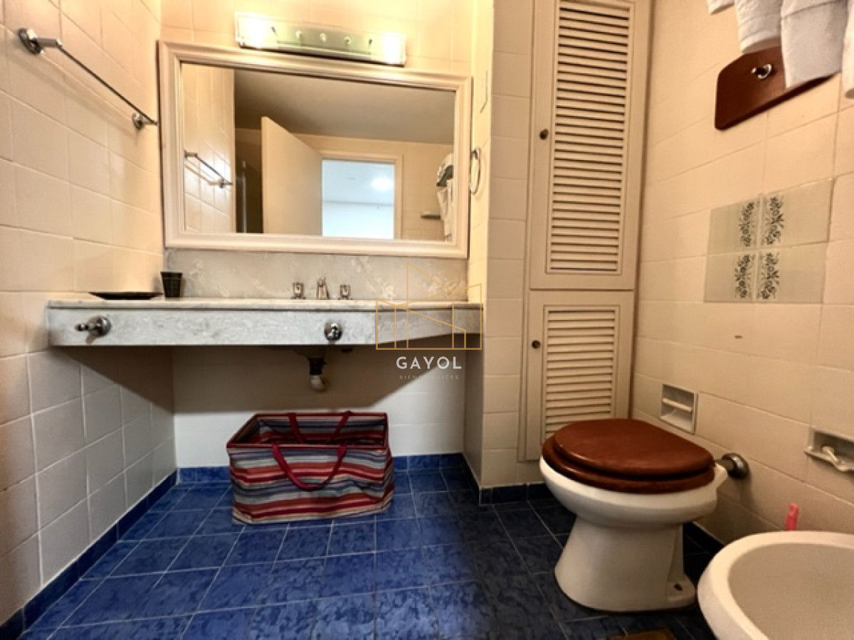 Apartamento ID.422 - Alquiler temporario Apartamento 2 y medio dormitorios en Playa Mansa, Punta del Este