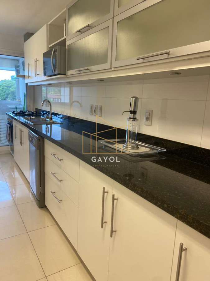 Apartamento ID.622 - Venta apartamento 3 dormitorios en Playa Mansa - Punta del Este